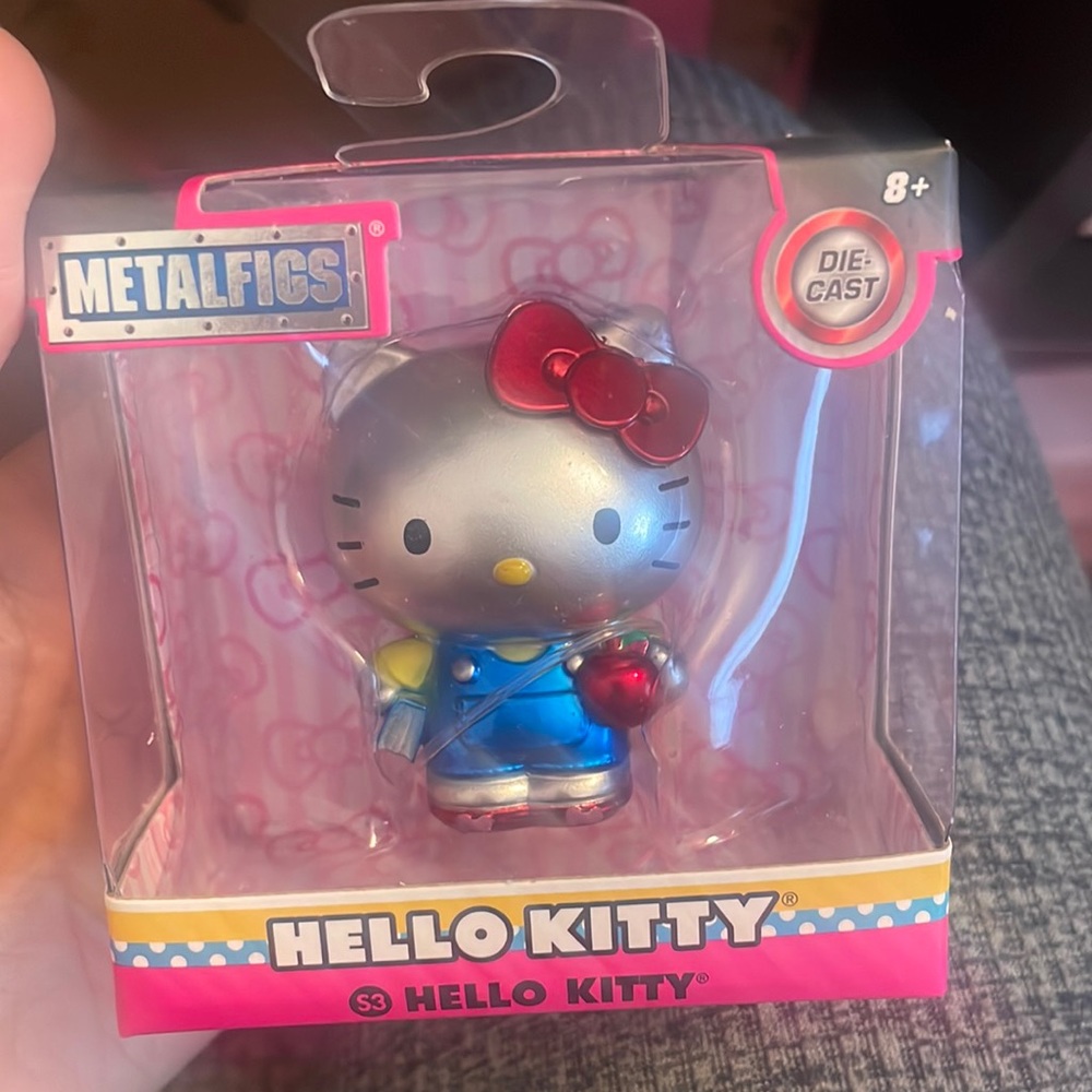 Hello kitty metal diecast figure